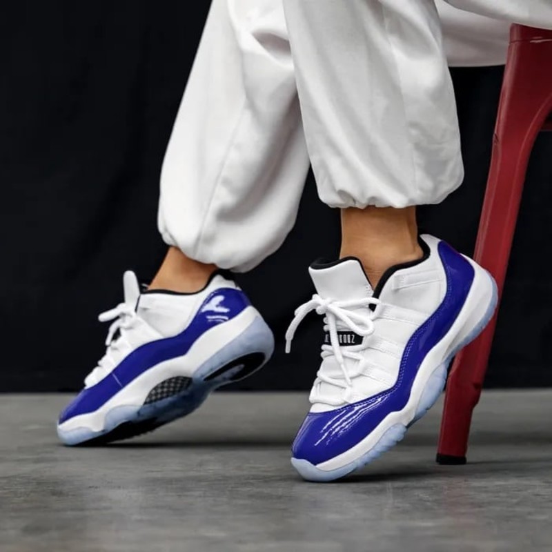NIKE Air Jordan11Low ホワイト/ネイビーAH7860-100 Nike Air Jordan 11 Retro Low White Womens 7.5 Blue White